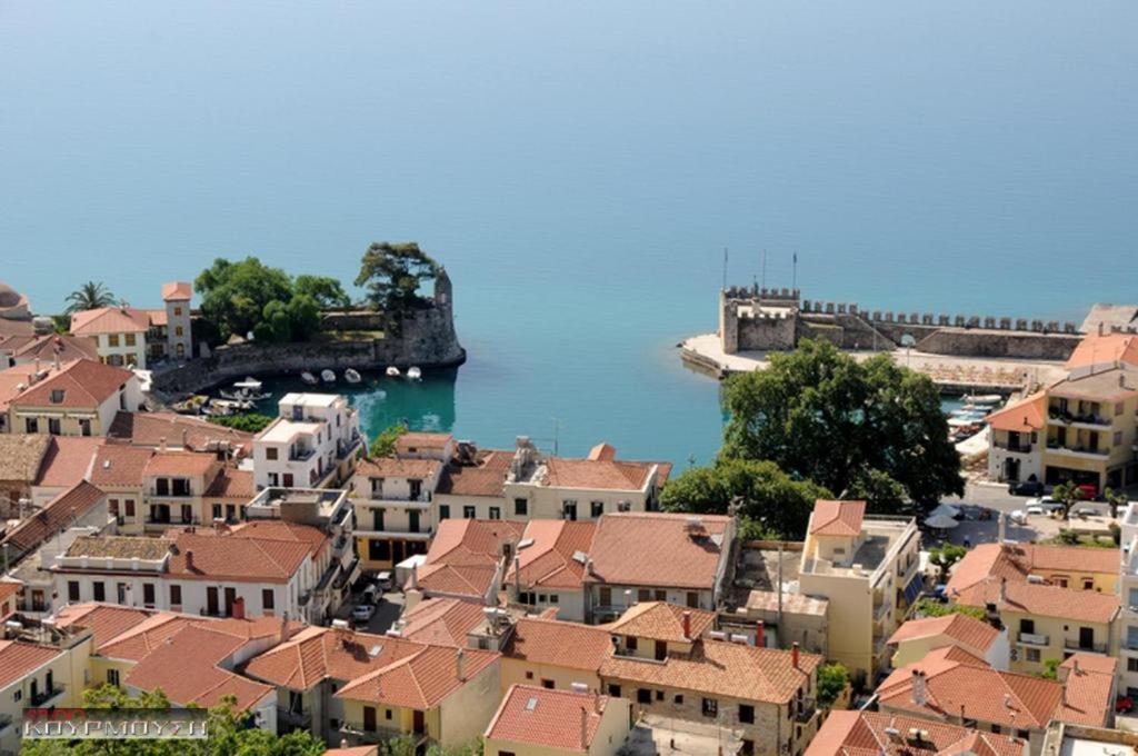 View By The Castle Nafpaktos Villa Kültér fotó